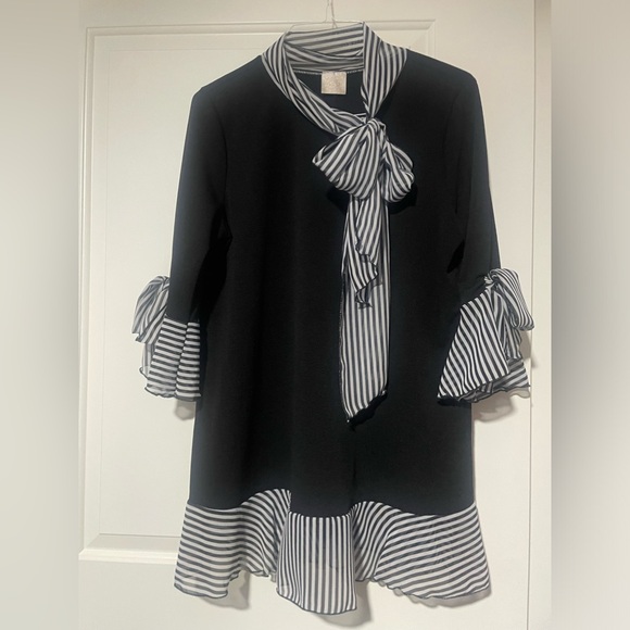 Tops - 🖤🤍Black and White Zadie B’s Neck Tie, Bell Sleeve Tunic🖤🤍